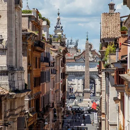 Via Del Corso 3*