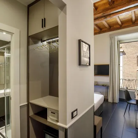 Via Del Corso 3* Рим