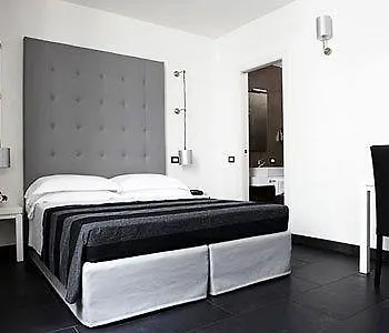 Via Del Corso 4* Rom